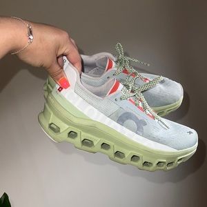 Cloud monster running shoes